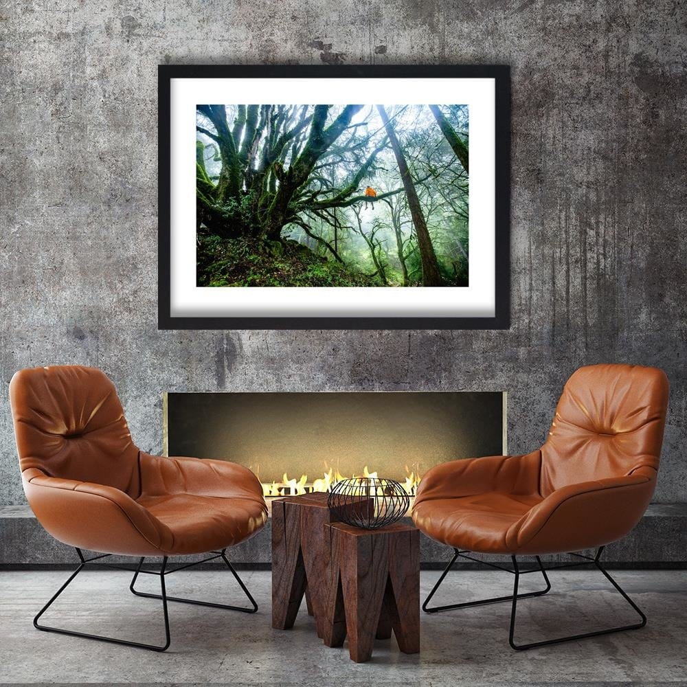 Glezna melnā rāmī - Man On A Branch Home Trends