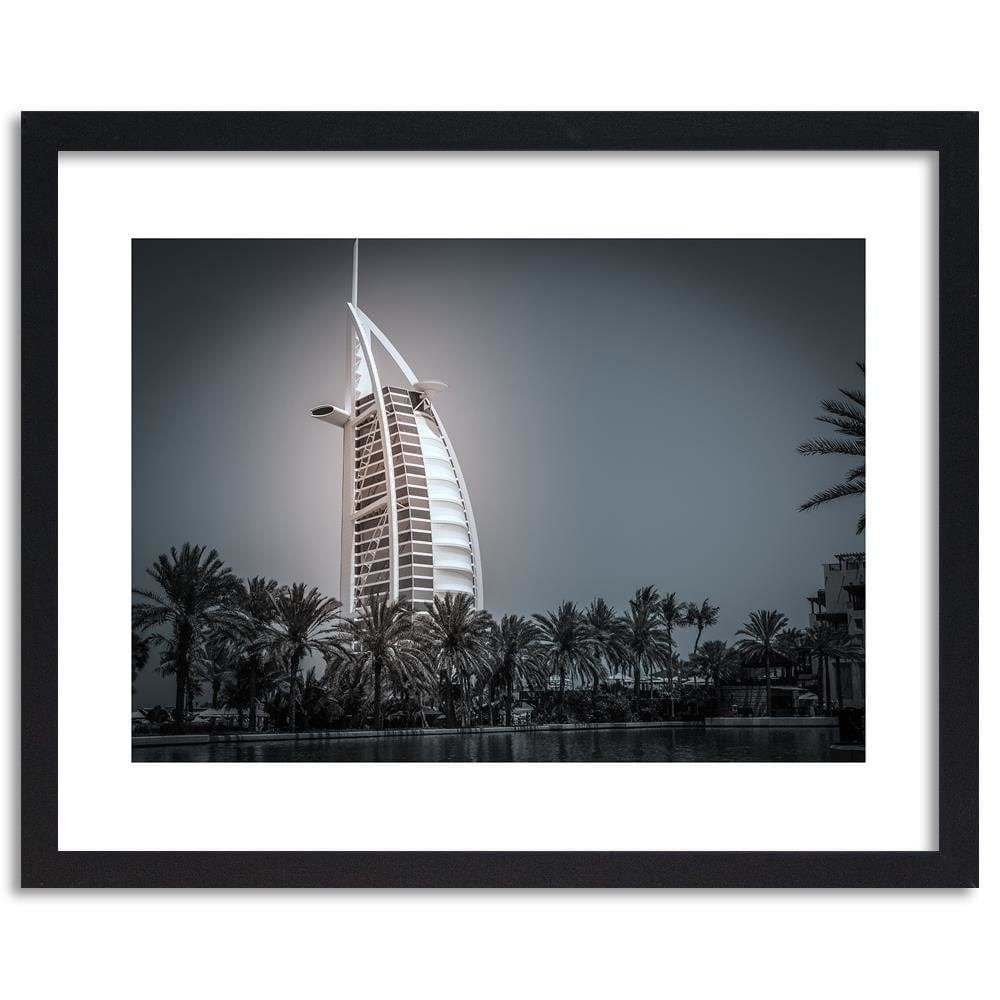 Glezna melnā rāmī - Modern Hotel In Dubai Home Trends