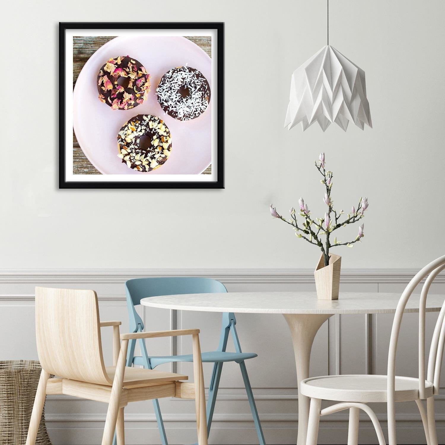 Glezna melnā rāmī - Modern Kitchen Donuts Home Trends