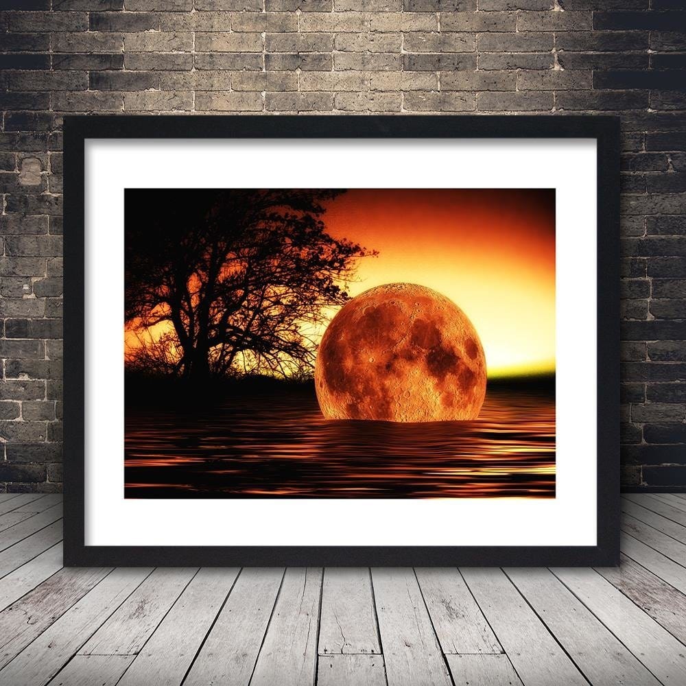 Glezna melnā rāmī - Moon In The Sea Home Trends