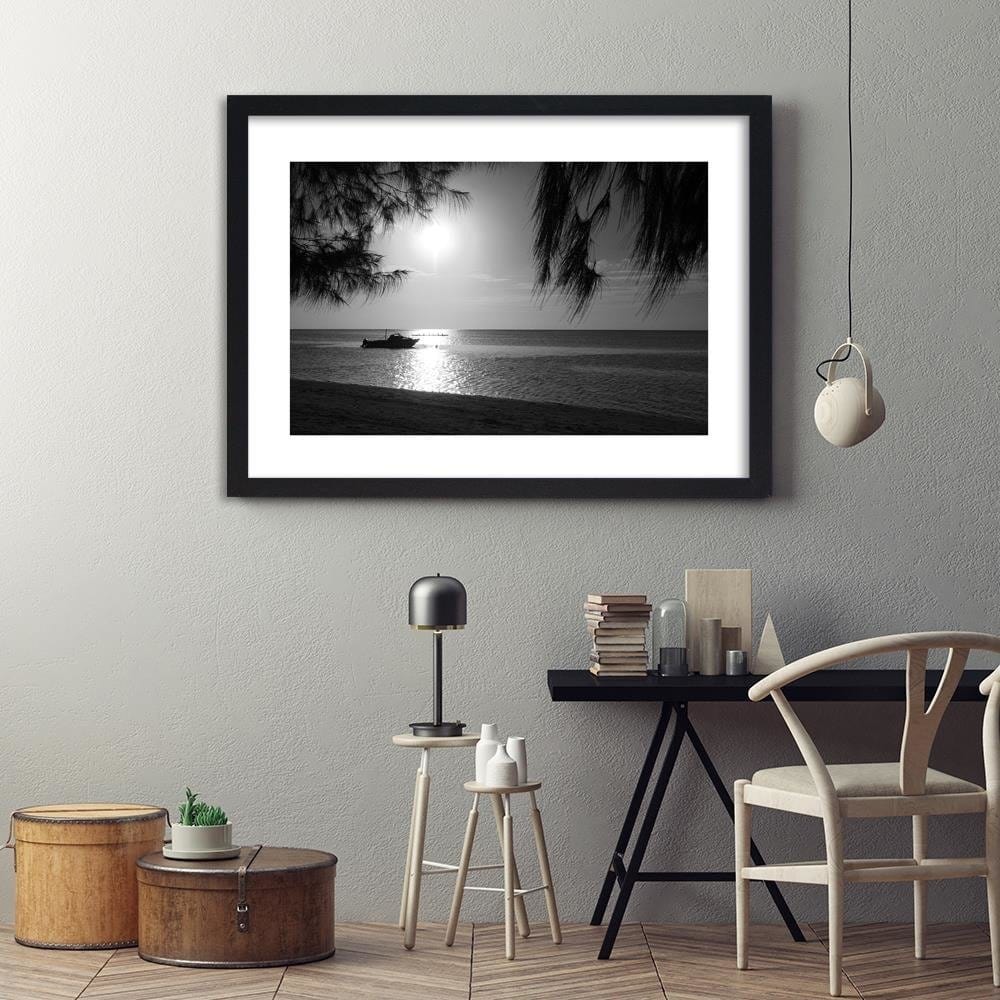 Glezna melnā rāmī - Motor Boat On The Seashore 2 Home Trends