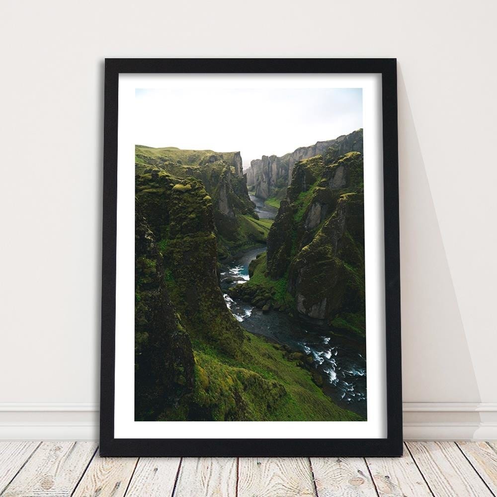 Glezna melnā rāmī - Mountain Landscape With River Home Trends