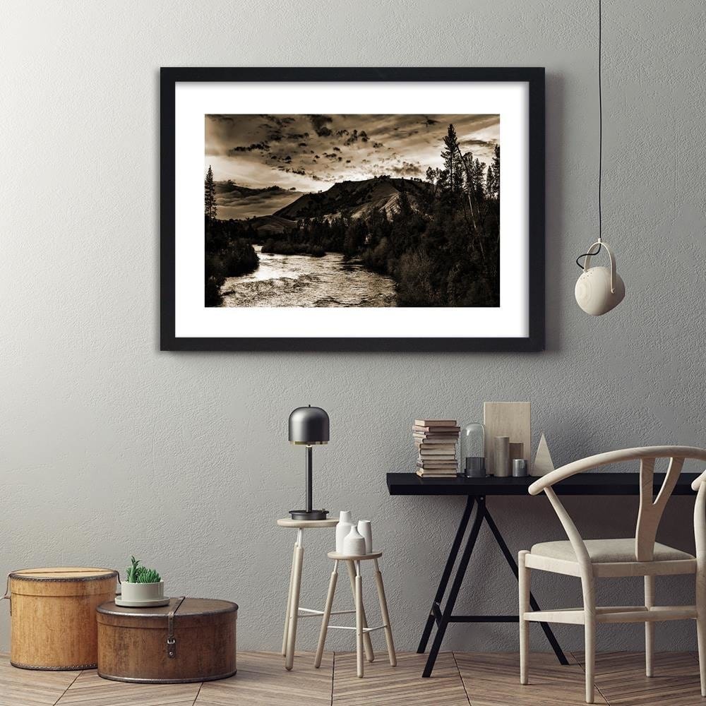 Glezna melnā rāmī - Mountain River 1 Home Trends