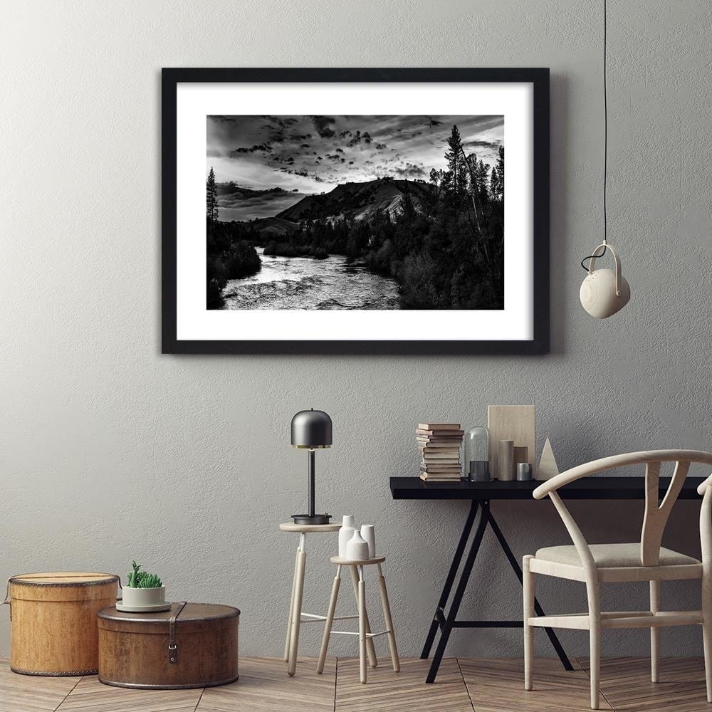 Glezna melnā rāmī - Mountain River 2 Home Trends