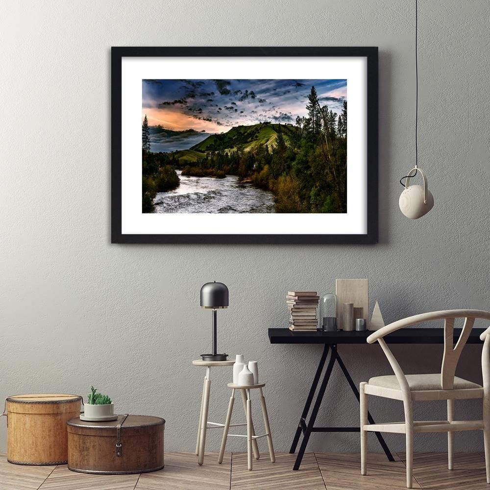Glezna melnā rāmī - Mountain River 4 Home Trends