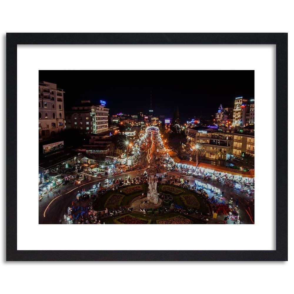 Glezna melnā rāmī - Night Lights In The City Center Home Trends