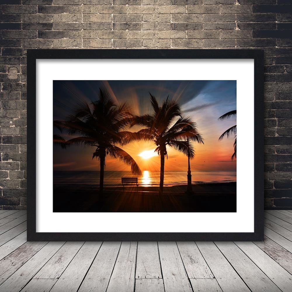 Glezna melnā rāmī - Palm Trees By The Sea At Sunset Home Trends