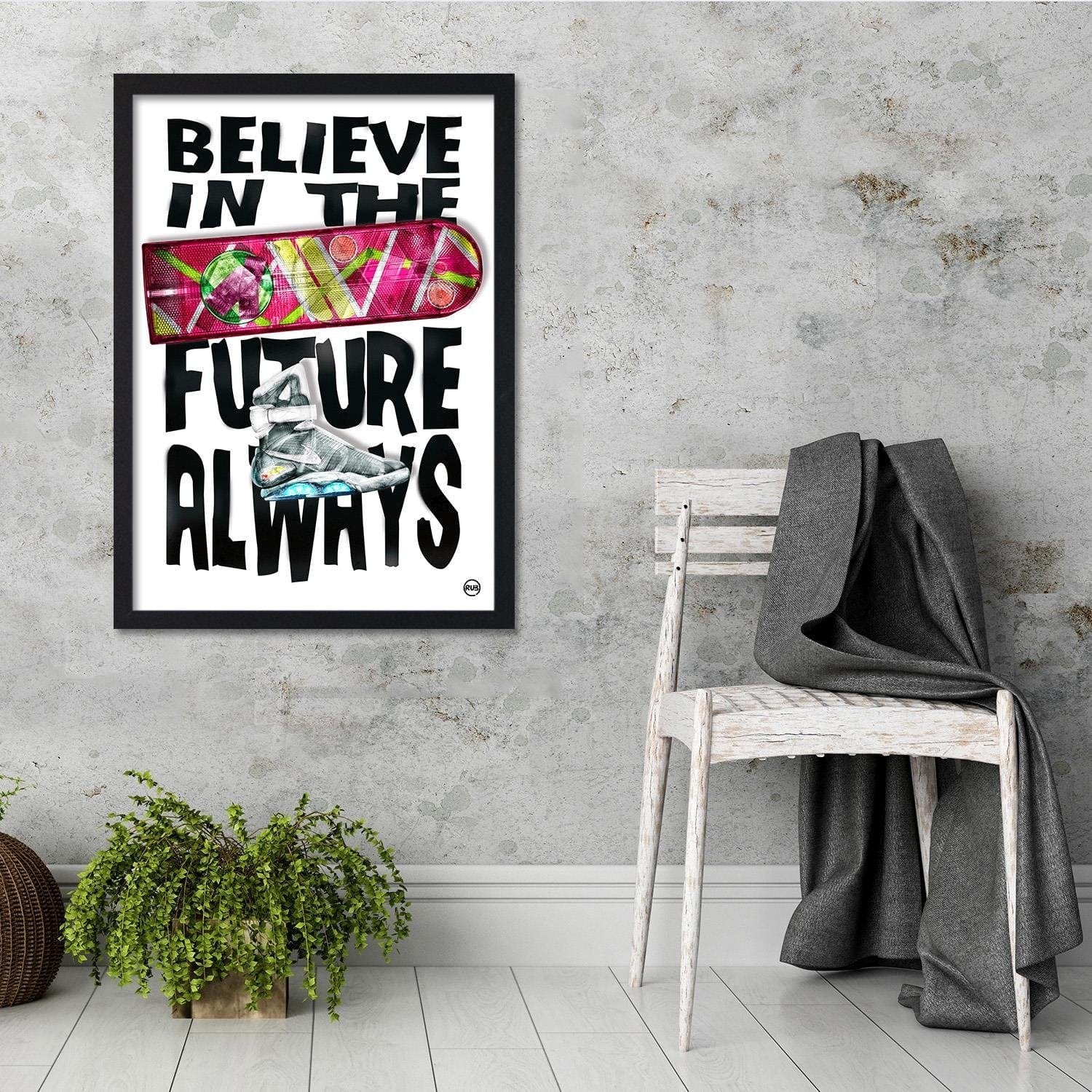 Glezna melnā rāmī - Pop Culture Home Trends