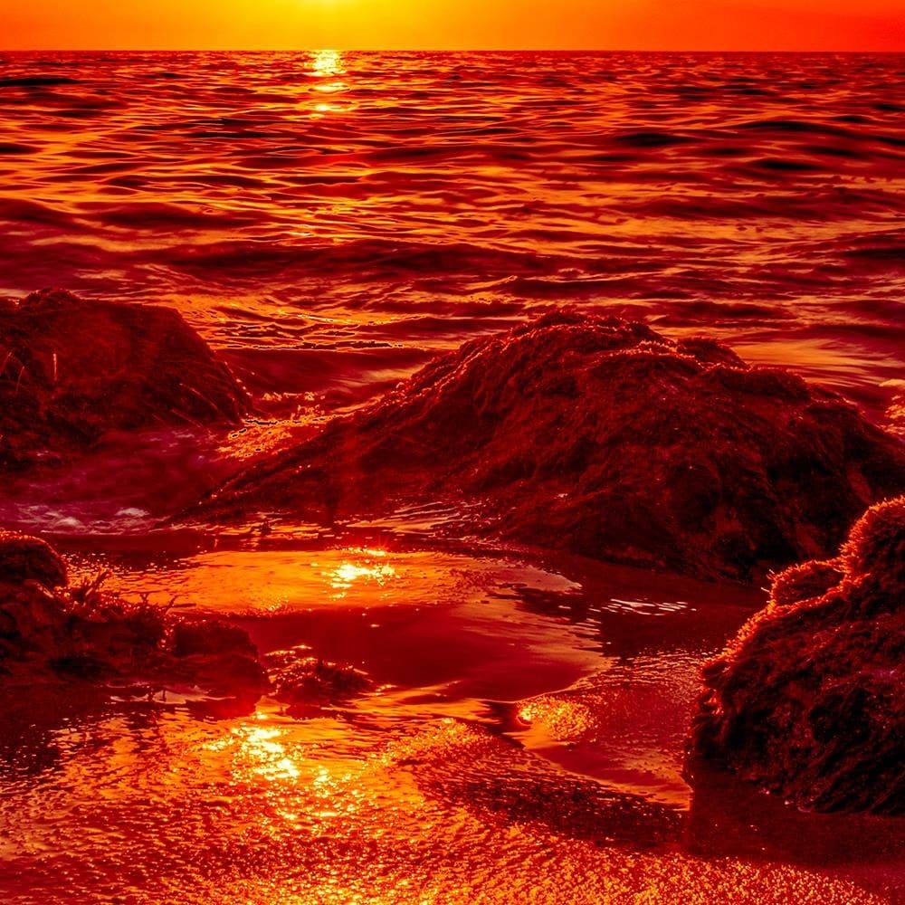 Glezna melnā rāmī - Red Sunset Over The Sea Home Trends