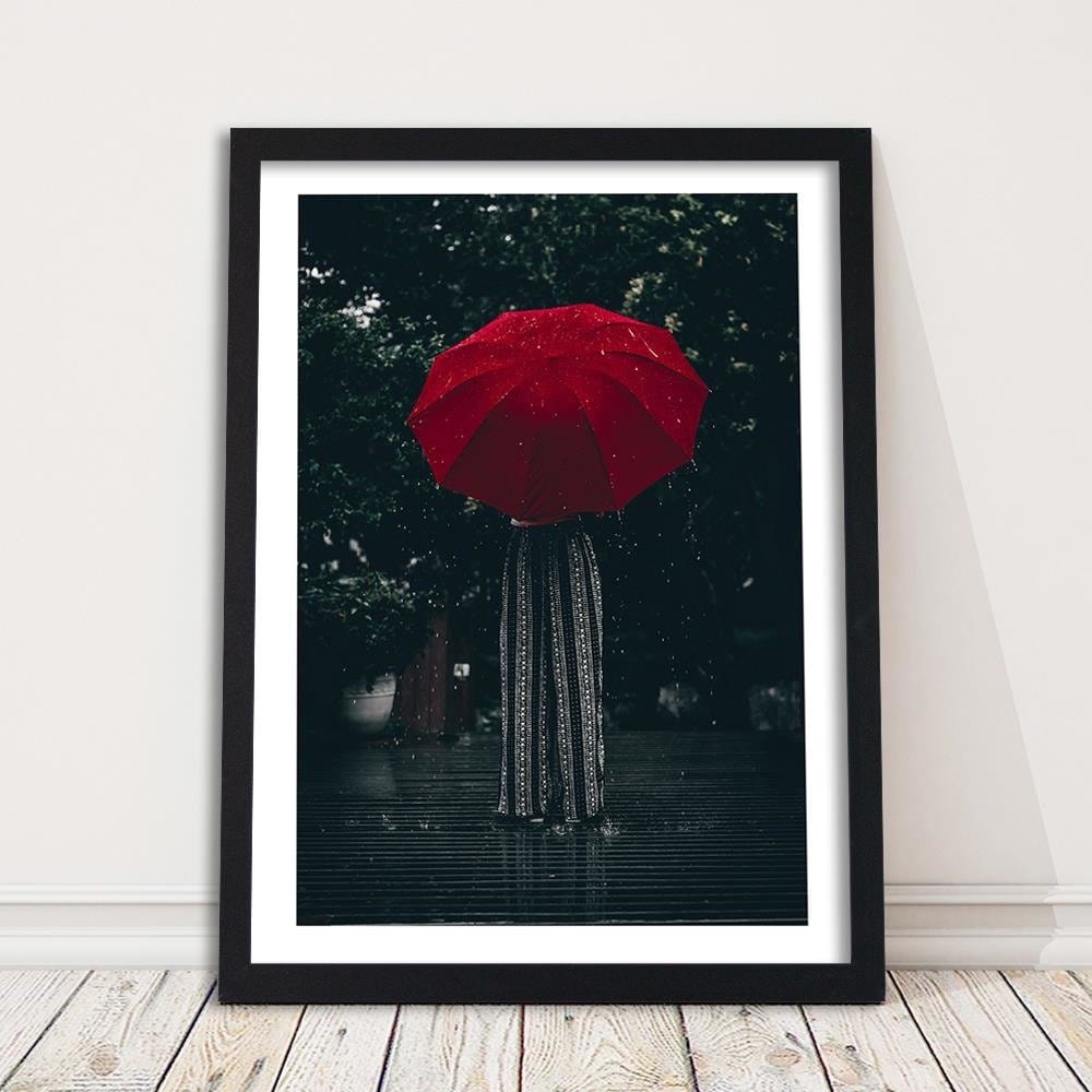Glezna melnā rāmī - Red Umbrella In The Rain Home Trends