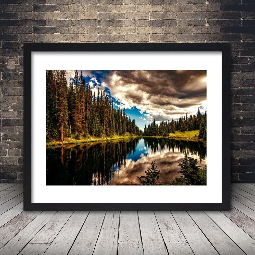 Glezna melnā rāmī - Reflection Of The Sky In The Lake Home Trends