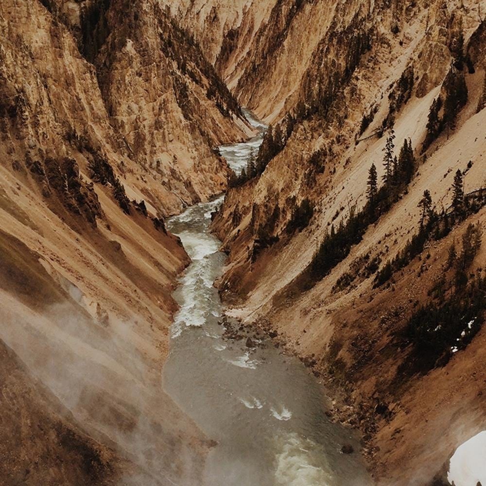 Glezna melnā rāmī - River In The Mountains Home Trends