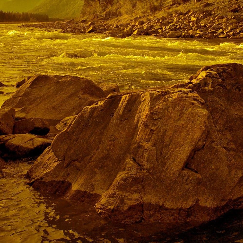 Glezna melnā rāmī - River In The Mountains Sepia Home Trends