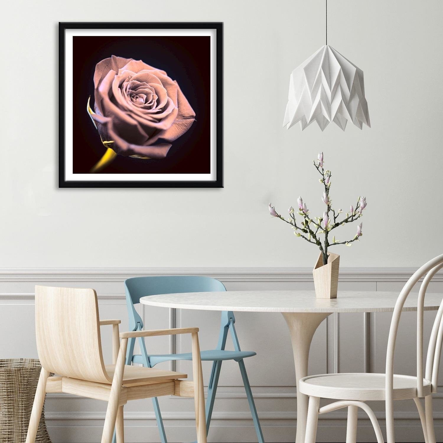 Glezna melnā rāmī - Rose In The Dark Home Trends