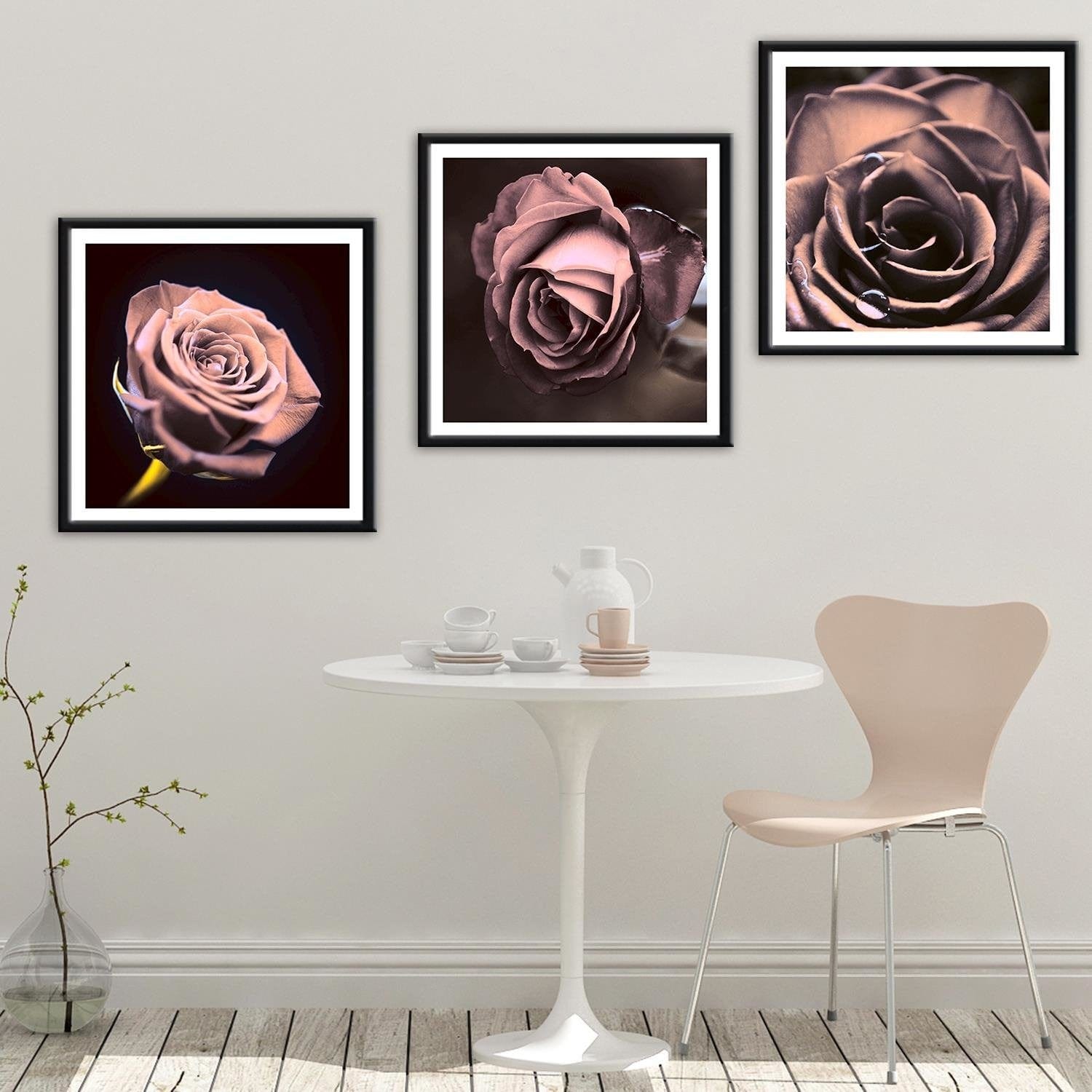 Glezna melnā rāmī - Rose In The Dark Home Trends