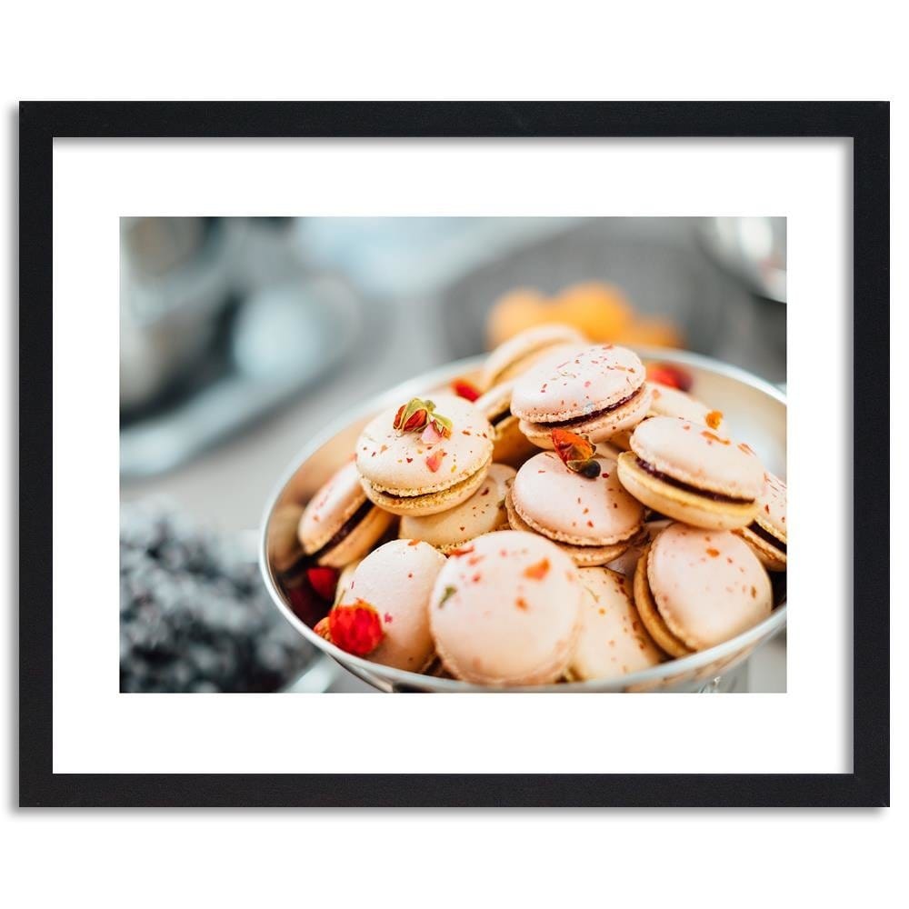 Glezna melnā rāmī - Rose Macaroons Home Trends