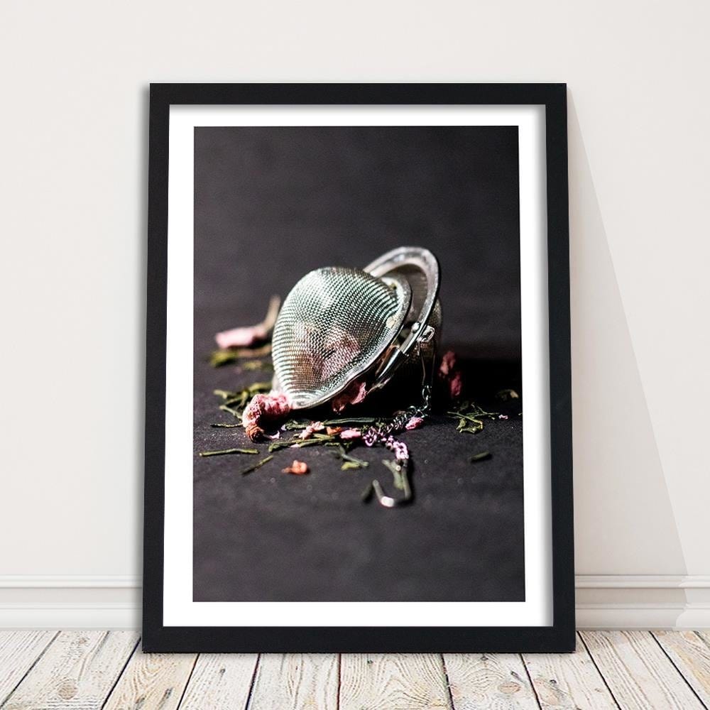 Glezna melnā rāmī - Rose Tea Home Trends