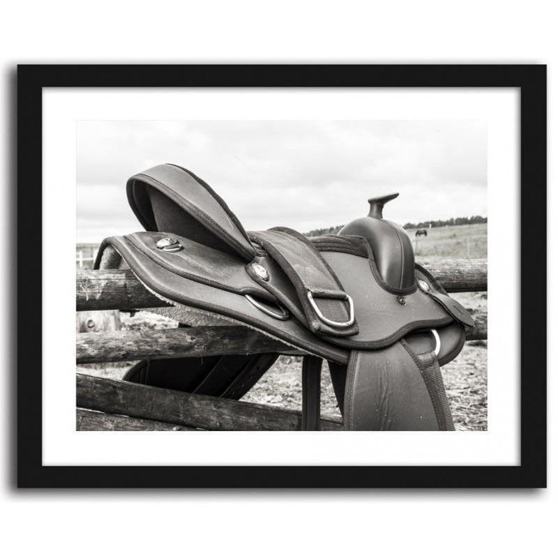 Glezna melnā rāmī - Saddle Home Trends