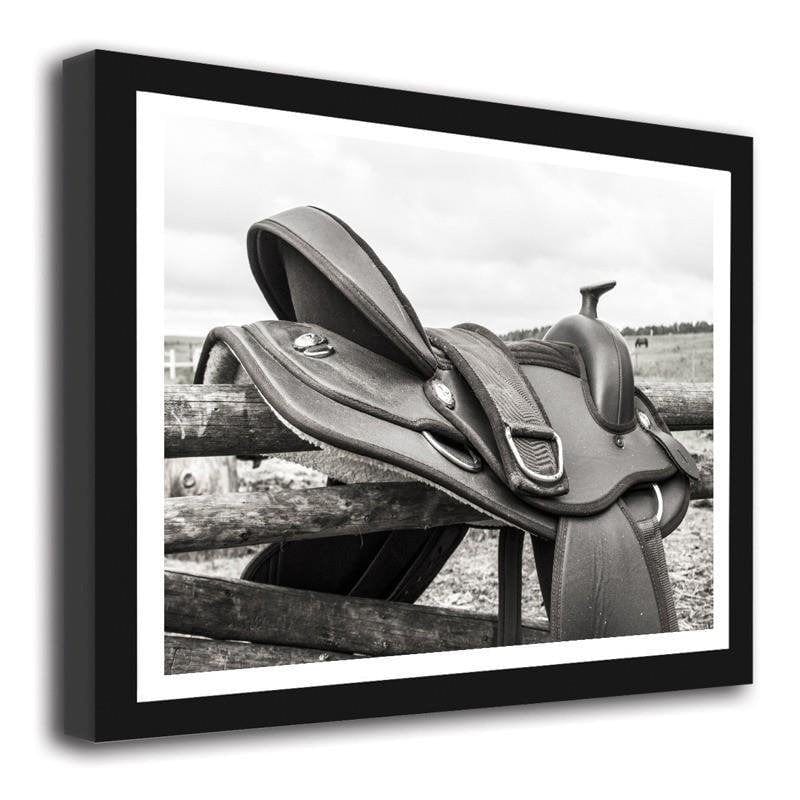 Glezna melnā rāmī - Saddle Home Trends