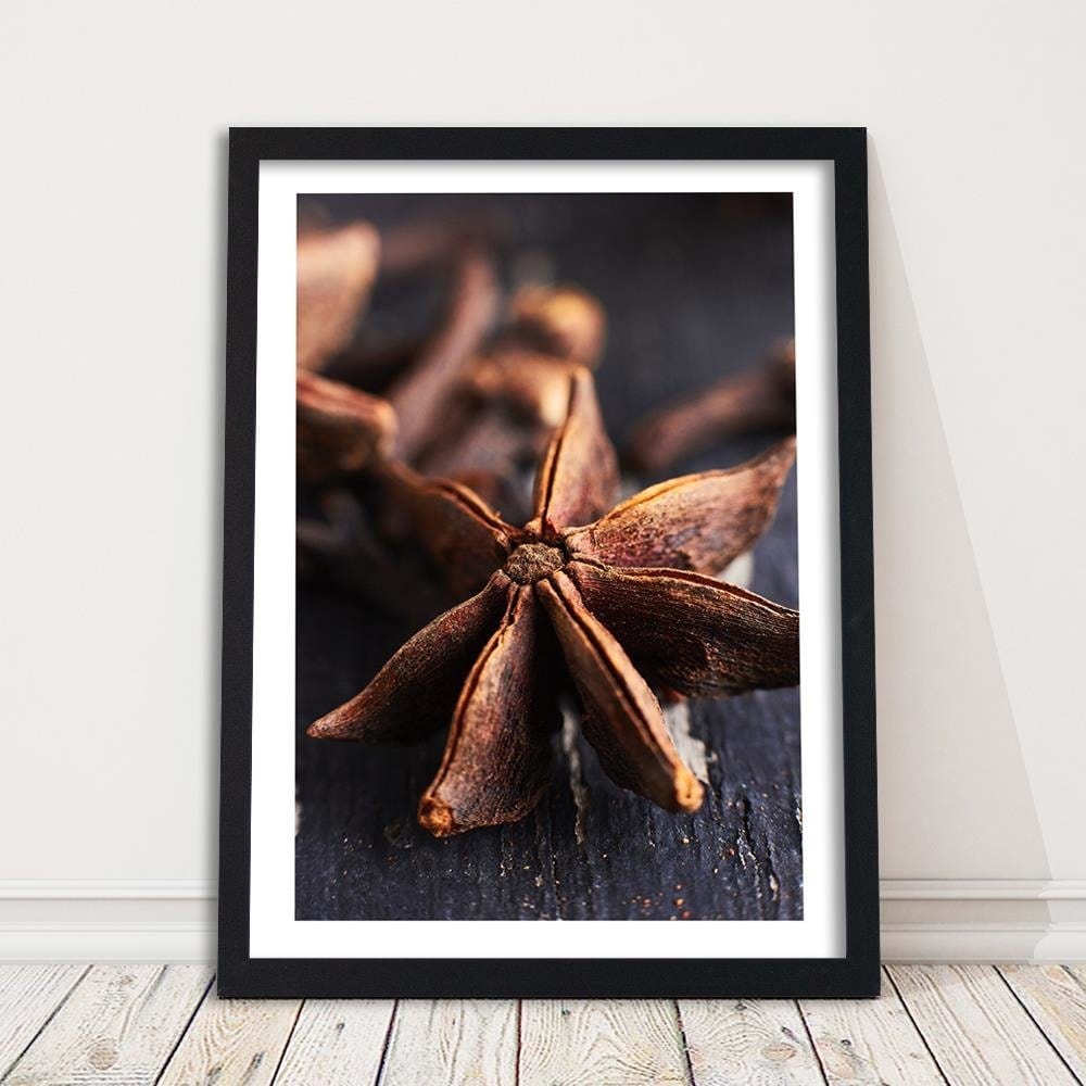 Glezna melnā rāmī - Star Anise Home Trends