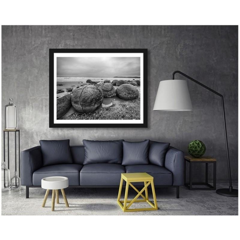 Glezna melnā rāmī - Stones on the shore 2 Home Trends