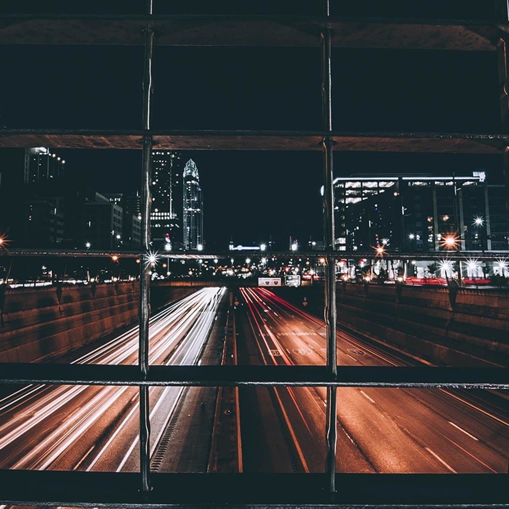 Glezna melnā rāmī - Street Night  Home Trends