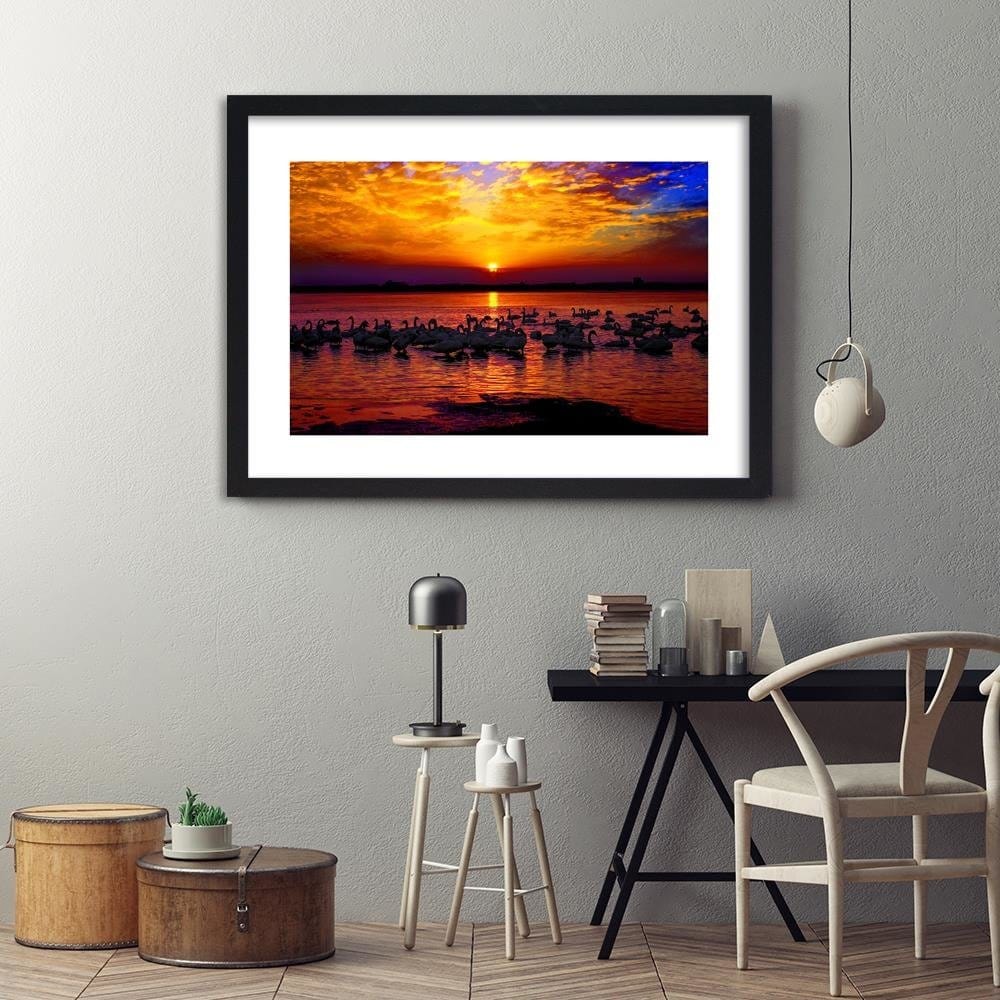 Glezna melnā rāmī - Swans On The Shore Of A Lake 3 Home Trends
