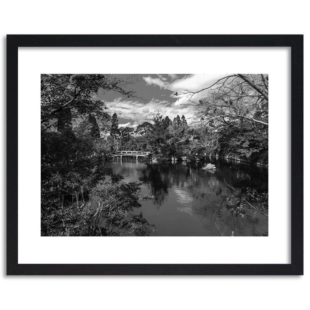 Glezna melnā rāmī - The Bridge Over The River In The Park 2 Home Trends