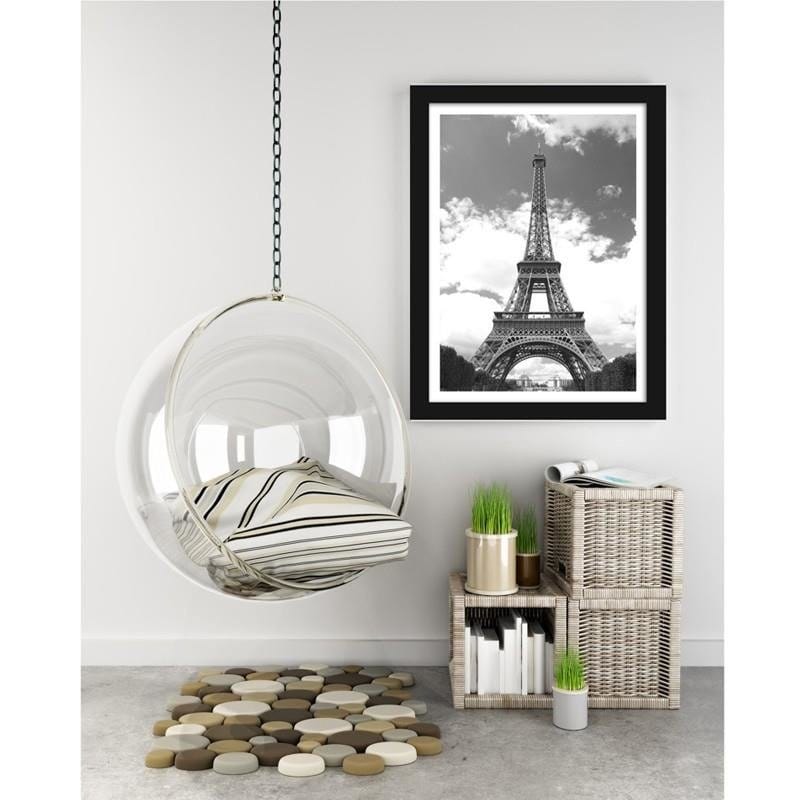 Glezna melnā rāmī - The Eiffel Tower against the background of the clouds Home Trends