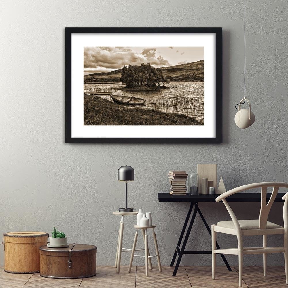 Glezna melnā rāmī - The Island On The Lake 1 Home Trends