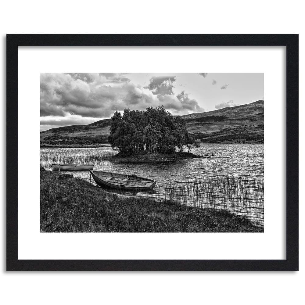 Glezna melnā rāmī - The Island On The Lake 2 Home Trends
