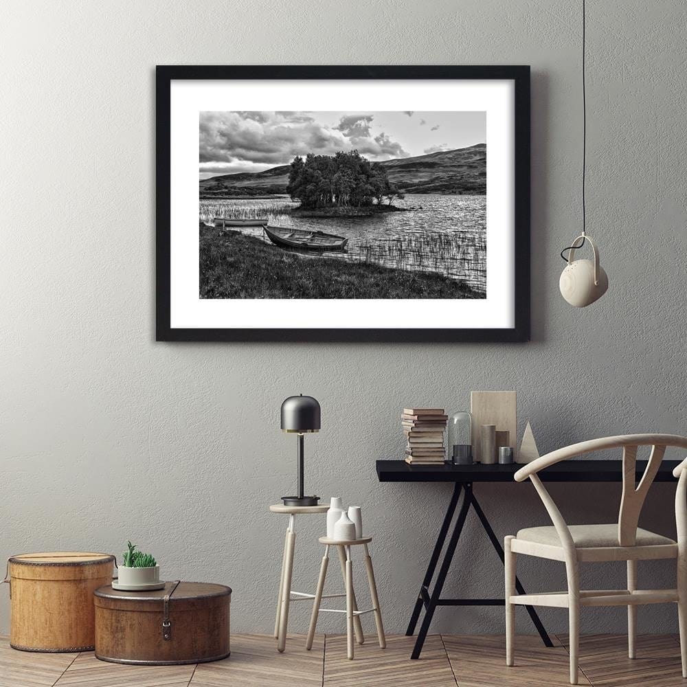Glezna melnā rāmī - The Island On The Lake 2 Home Trends