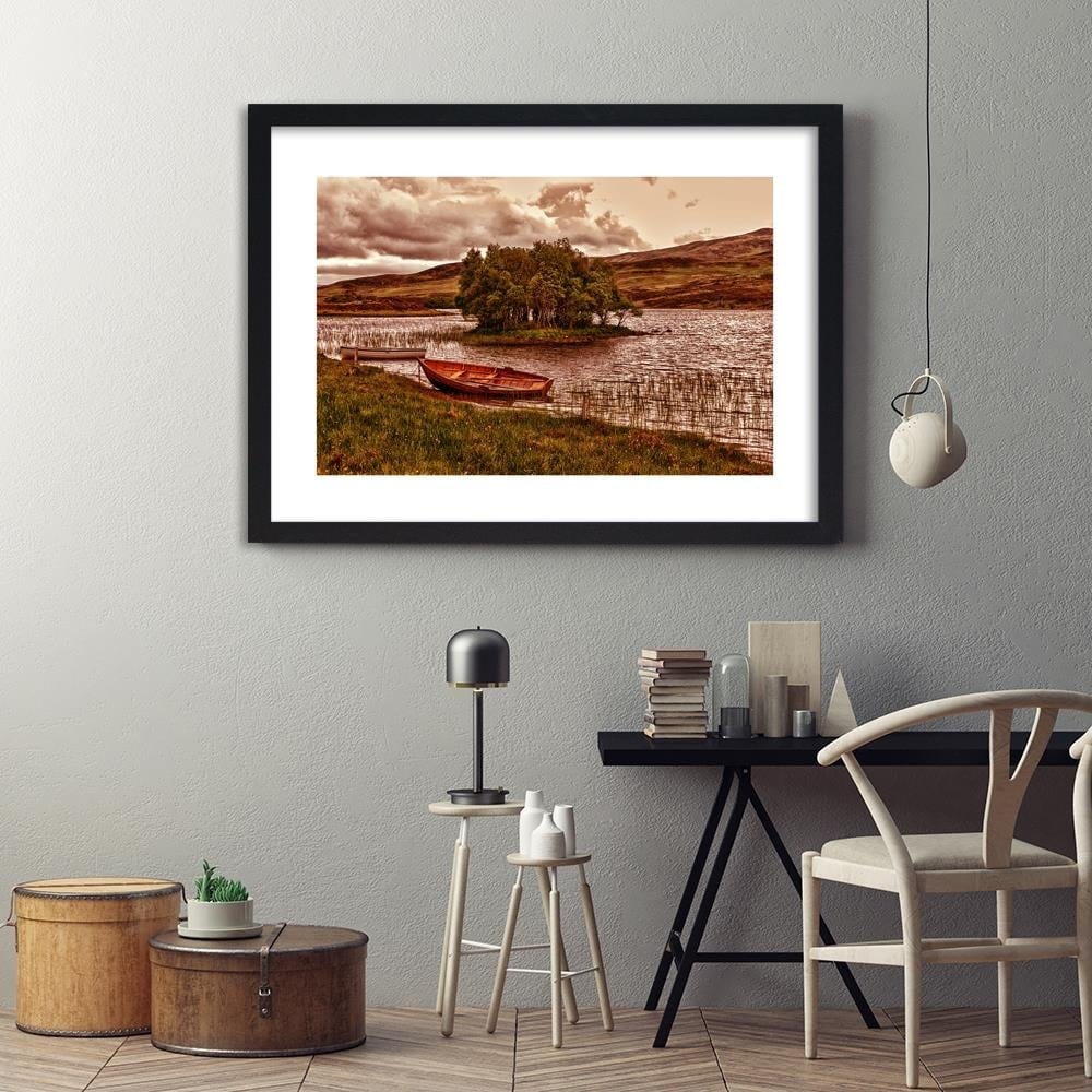 Glezna melnā rāmī - The Island On The Lake 3 Home Trends