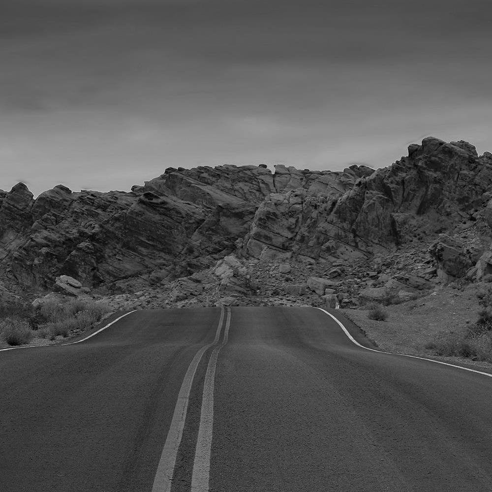 Glezna melnā rāmī - The Road In The Desert 2 Home Trends