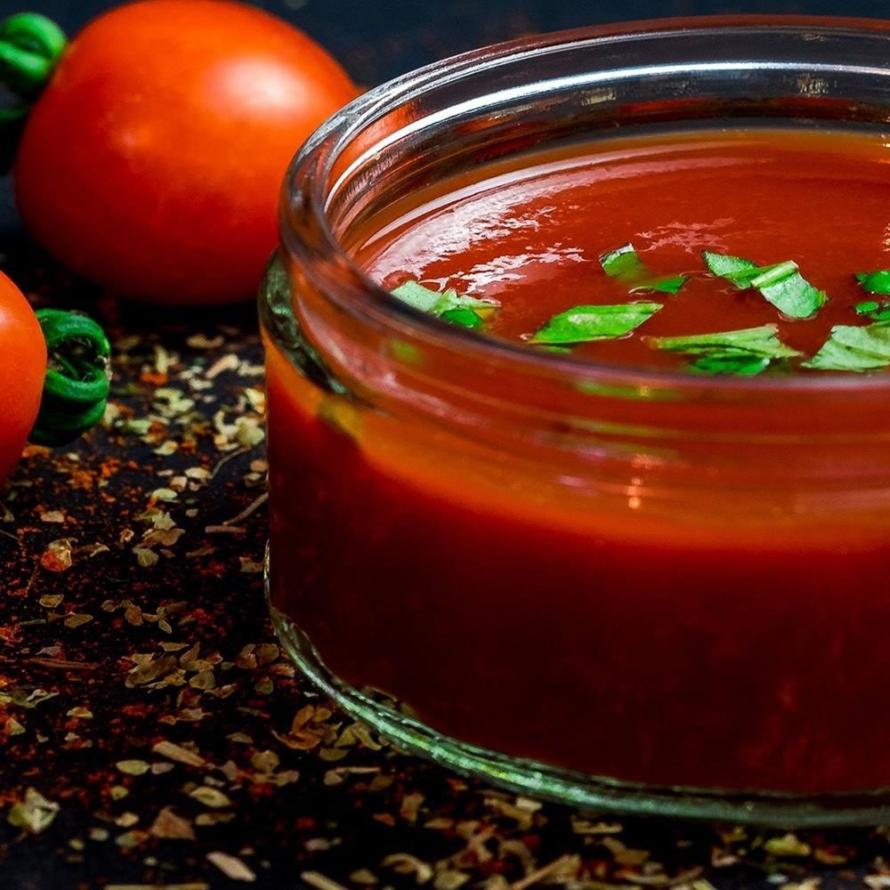 Glezna melnā rāmī - Tomato Cream Home Trends