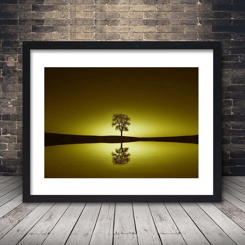 Glezna melnā rāmī - Tree Under The Starry Sky Home Trends