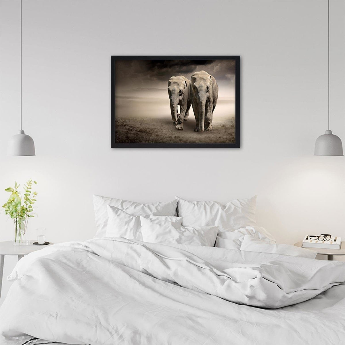 Glezna melnā rāmī - Two Elephants Home Trends