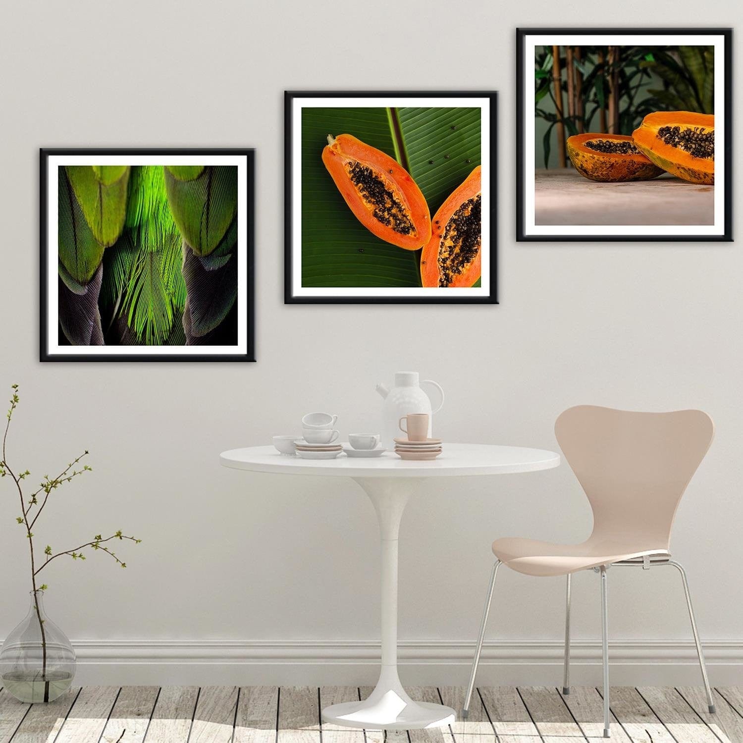 Glezna melnā rāmī - Two Halves Of Papaya Home Trends