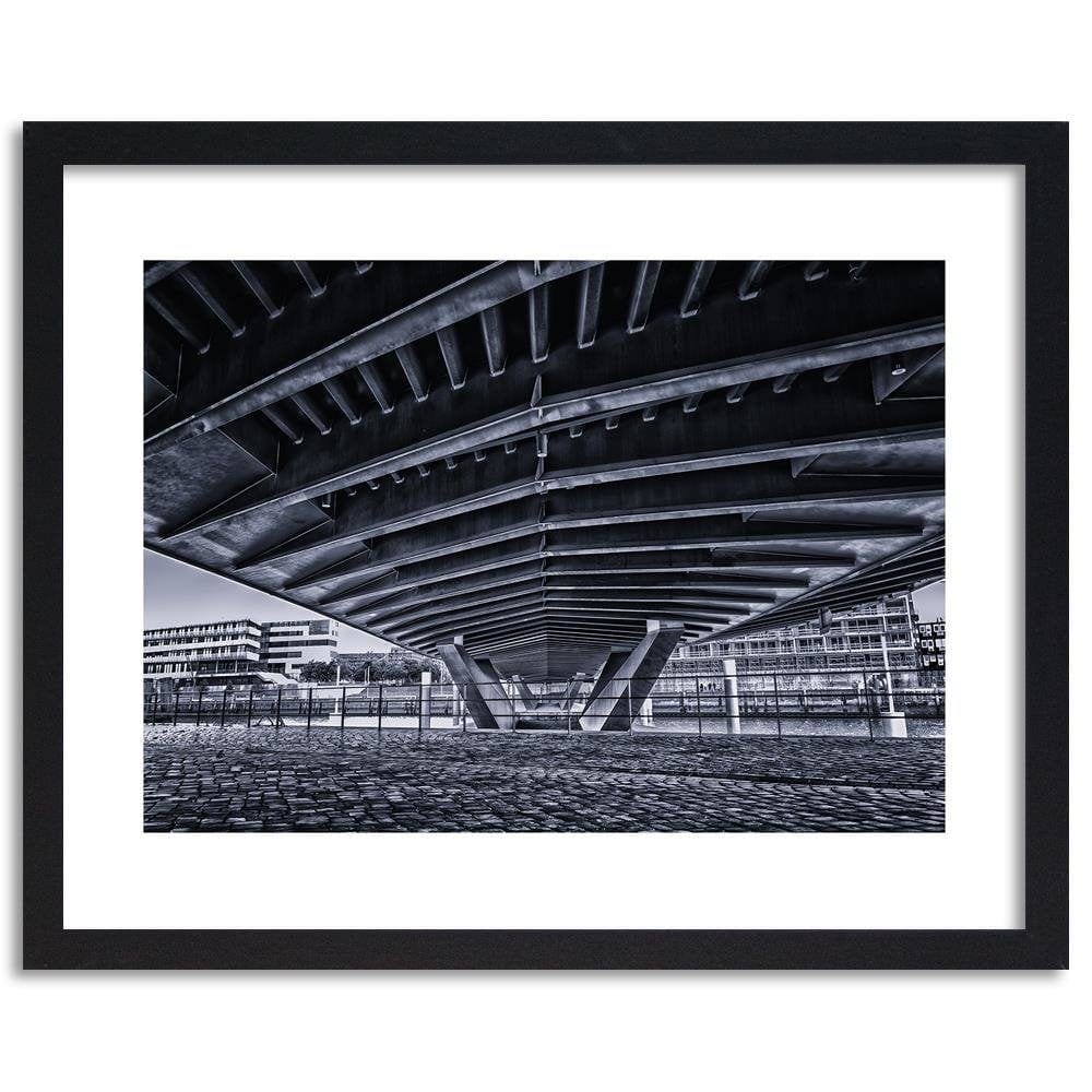 Glezna melnā rāmī - Under A Big Bridge Home Trends