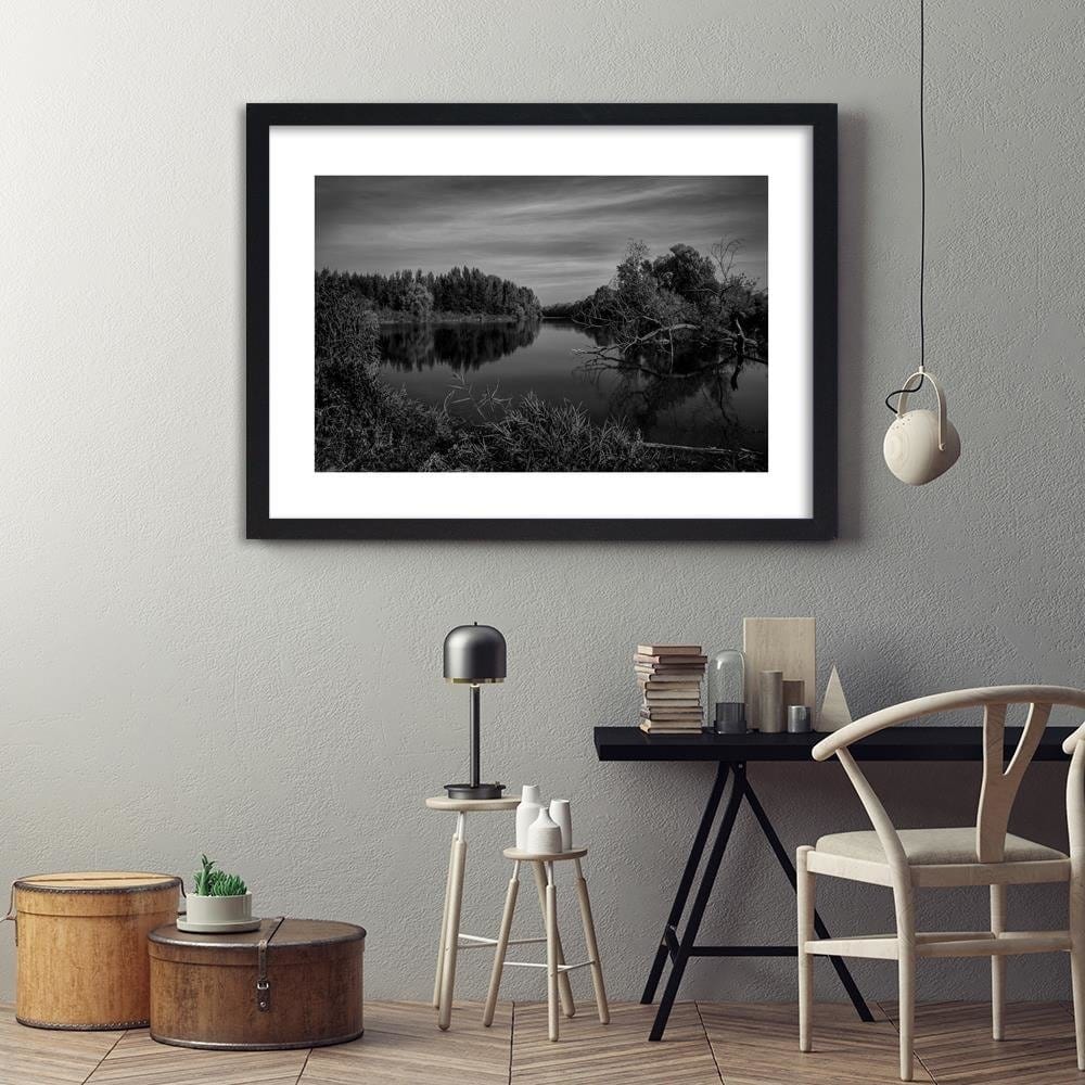 Glezna melnā rāmī - View Of The Lake 2 Home Trends