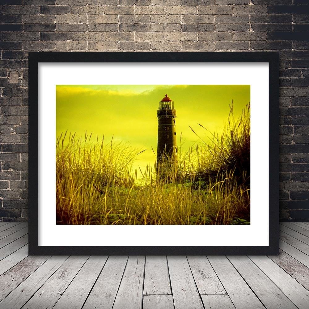 Glezna melnā rāmī - View Of The Lighthouse Home Trends