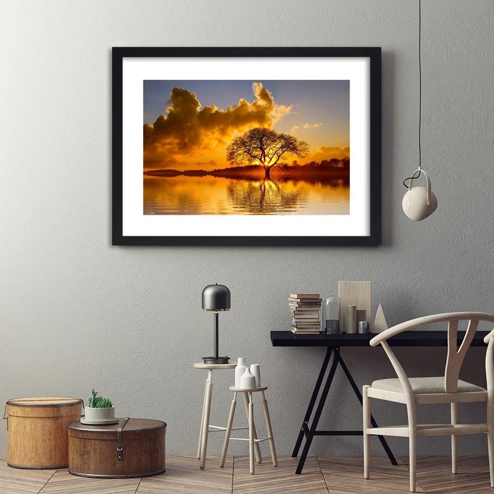 Glezna melnā rāmī - View Of The Tree At 3 Home Trends