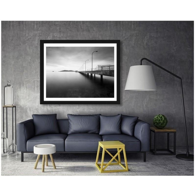 Glezna melnā rāmī - Waterfront marina Home Trends