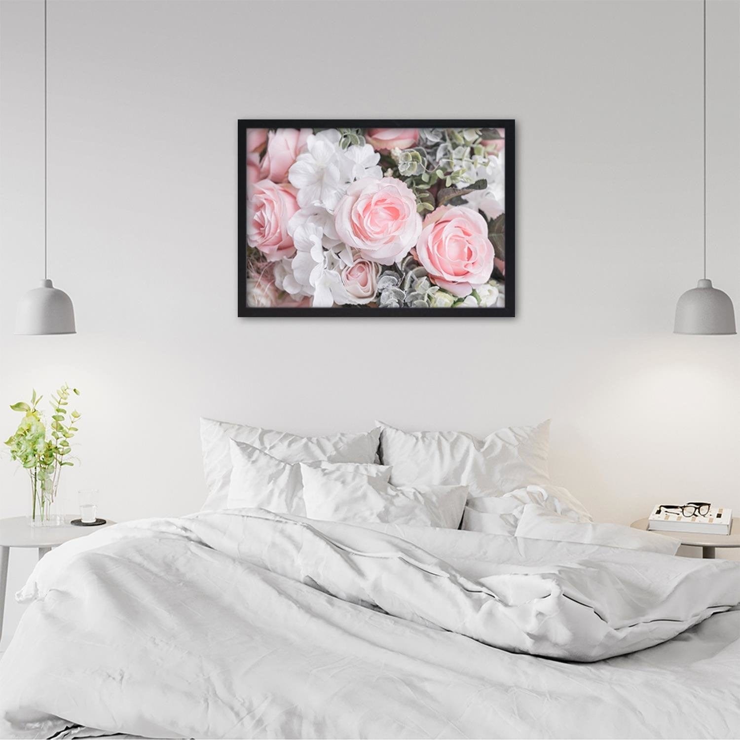 Glezna melnā rāmī - White And Pink Flowers Home Trends