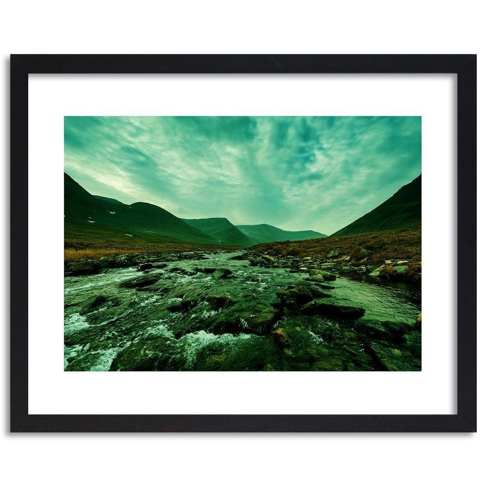 Glezna melnā rāmī - Wild River In The Green Home Trends