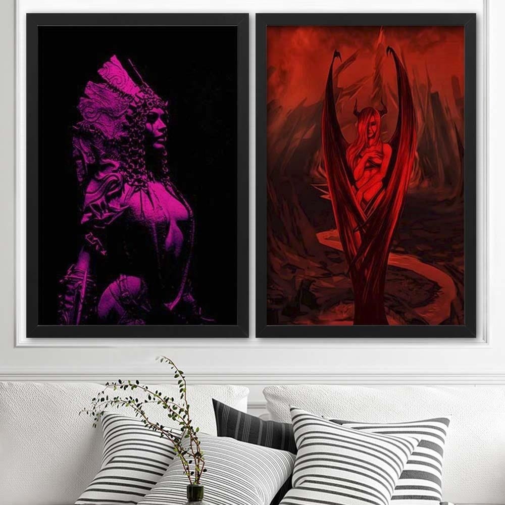Glezna melnā rāmī - Woman Bat Home Trends