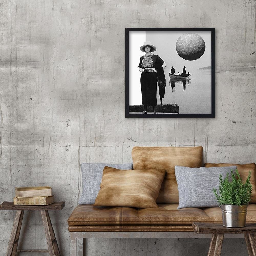 Glezna melnā rāmī - Woman With Binoculars Home Trends