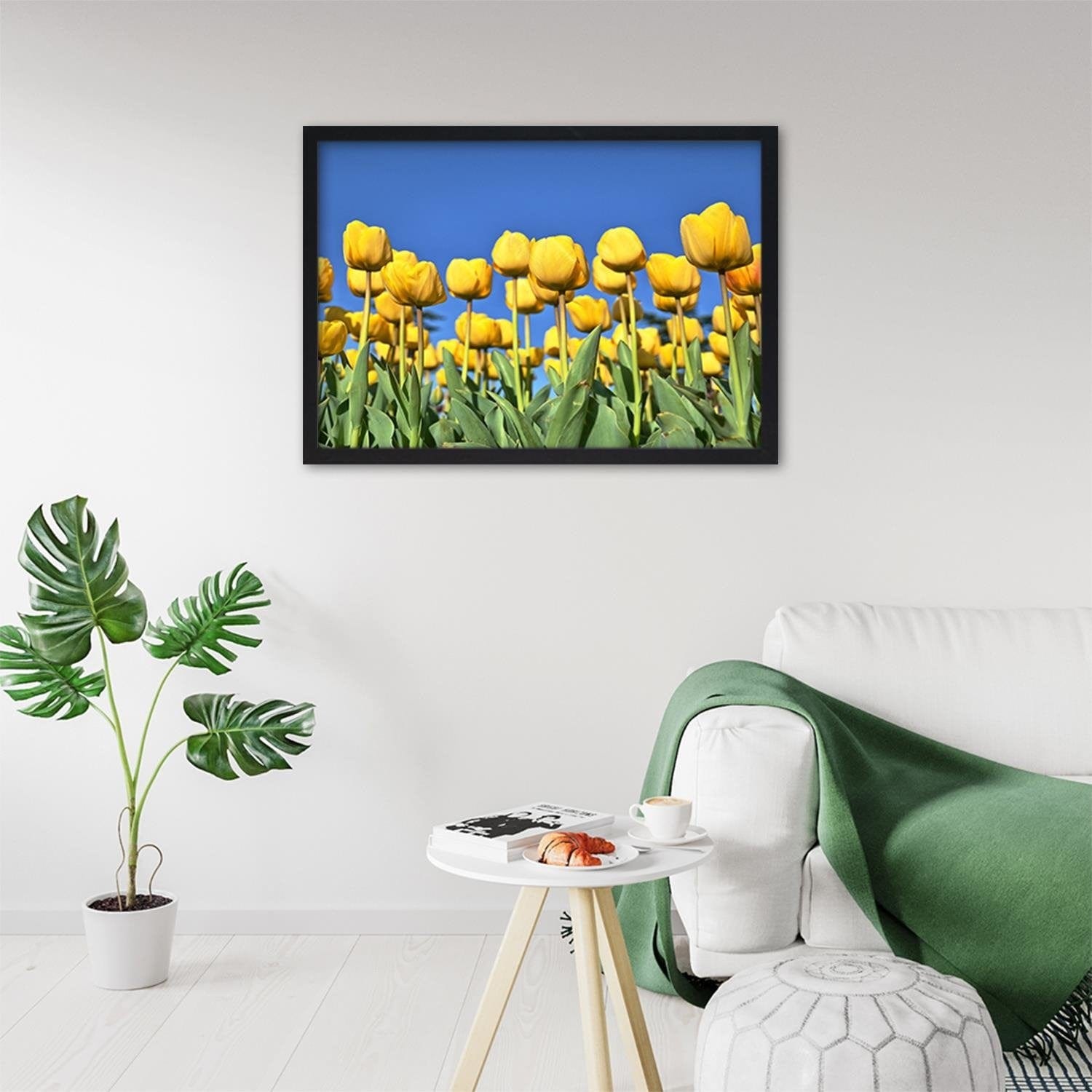 Glezna melnā rāmī - Yellowe Flowers Home Trends