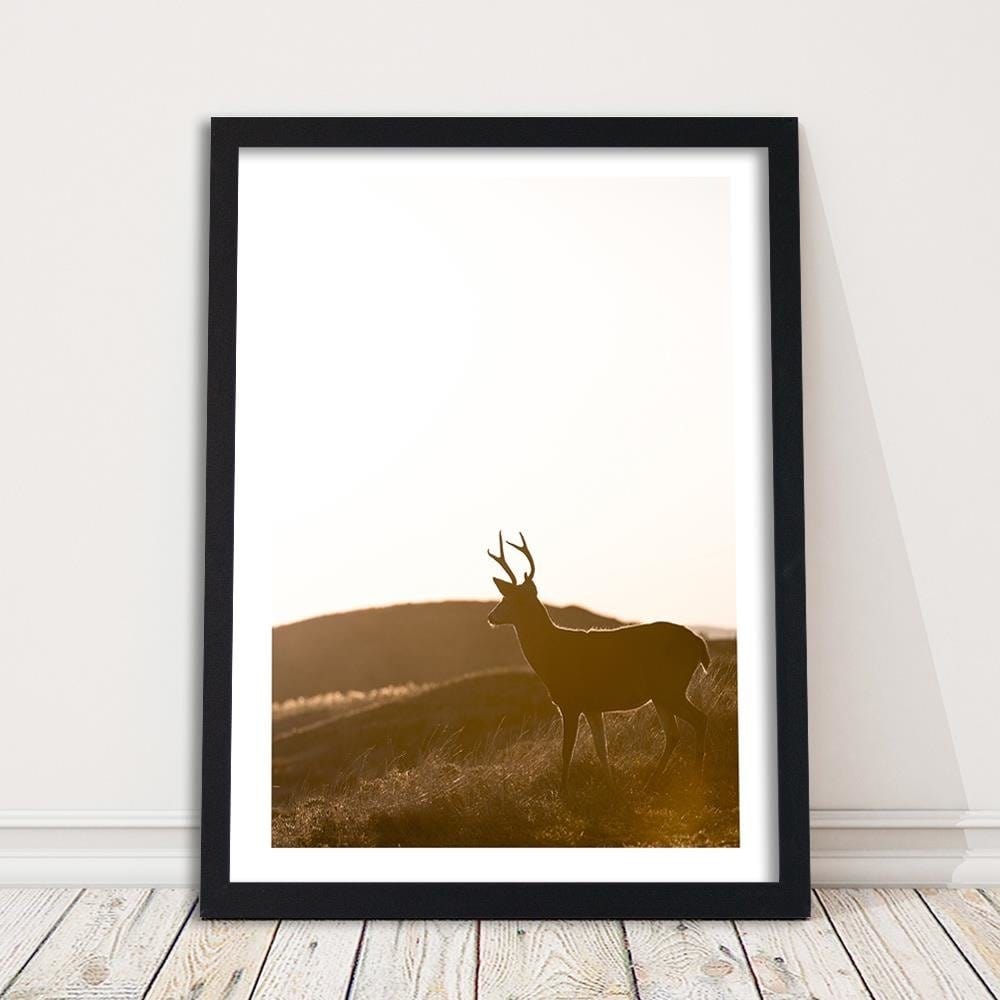 Glezna melnā rāmī - Young Deer Home Trends