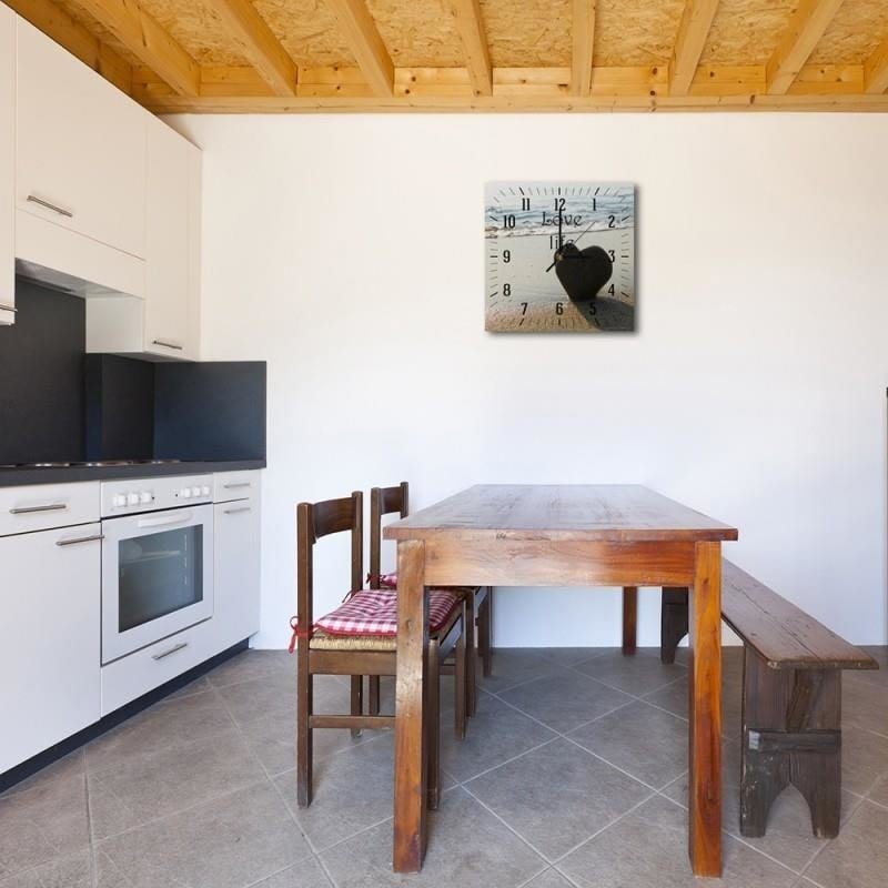 Dekoratīvais sienas pulkstenis A heart on the beach E-interjers.lv